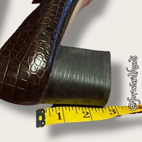 Leather Talbots Shoes – 2 1/2 Inch Heel, Size 10 1/2 M - Picture 8 of 10